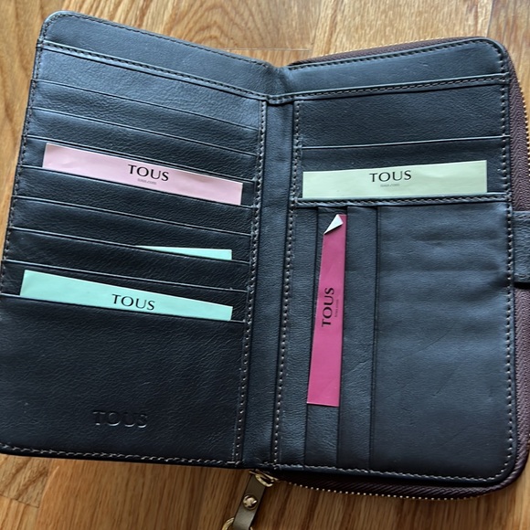 Tous brand new medium tote. Amazing color. Include the wallet. - Picture 8 of 11